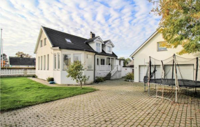 Nice home in HÖGANÄS with WiFi and 4 Bedrooms, Höganäs